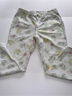 Studio Floral Ankle Pants in White with Yellow & Green Print day date spring
